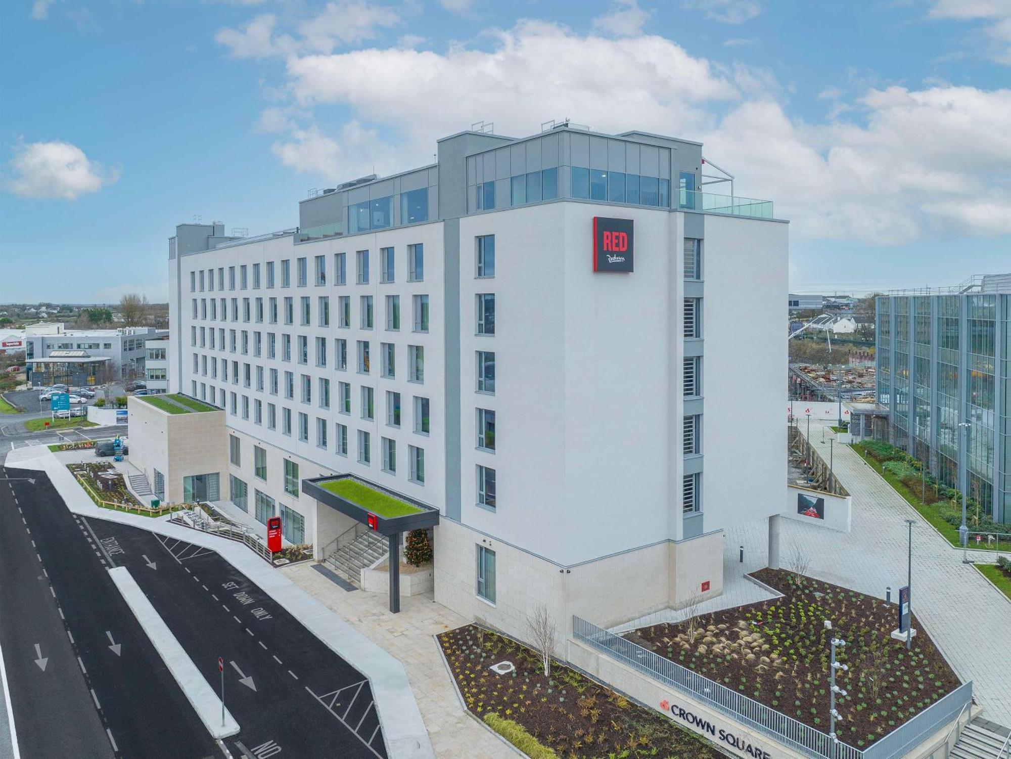 Отель Radisson Red Голуэй Экстерьер фото